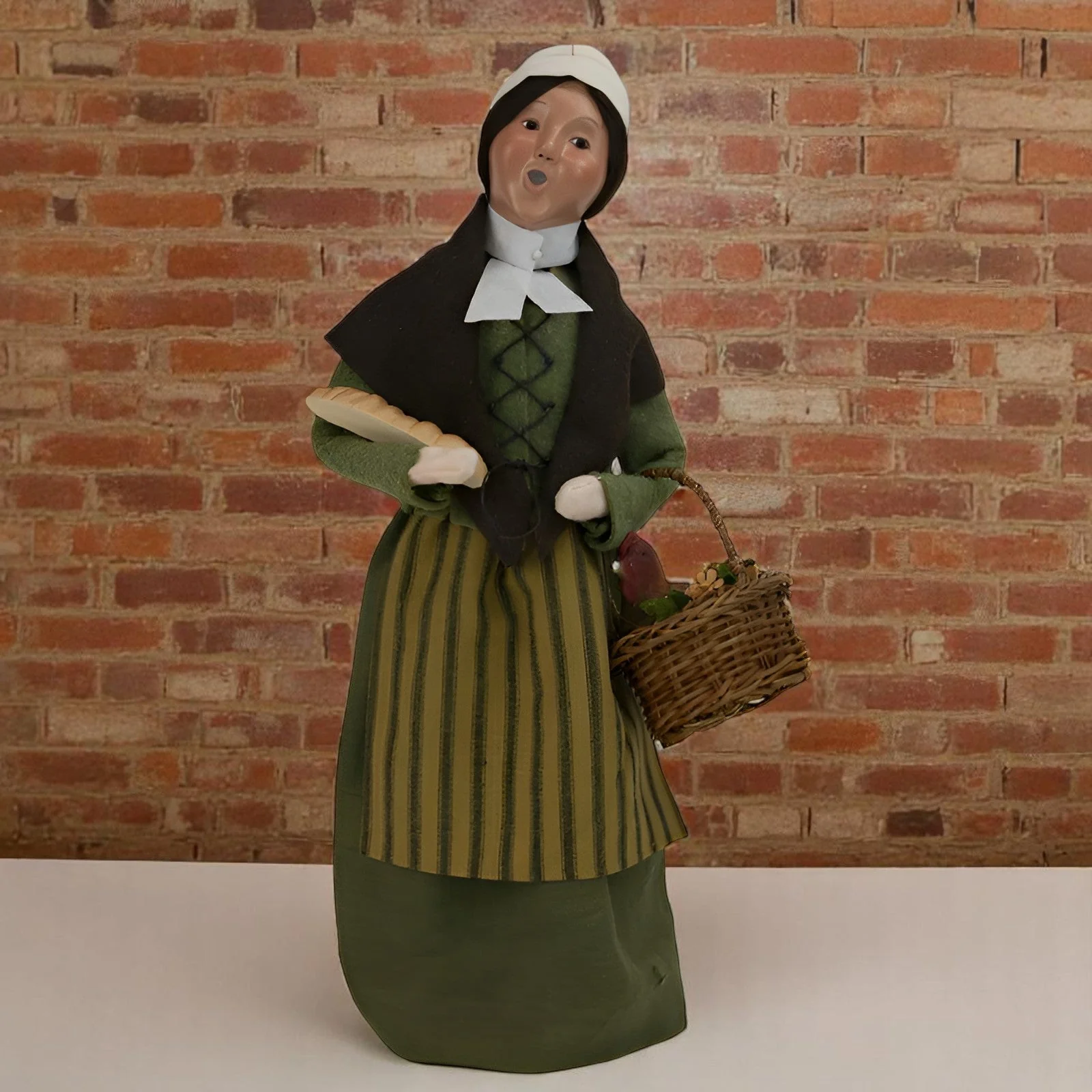Byers' Choice Pilgrim Woman Caroler - Image 3