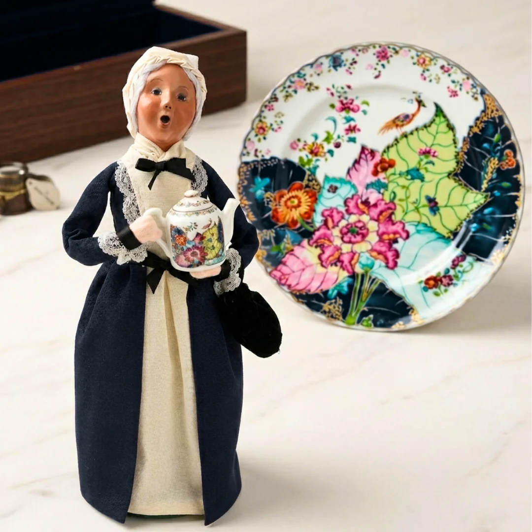Byers' Choice Martha in Navy Caroler