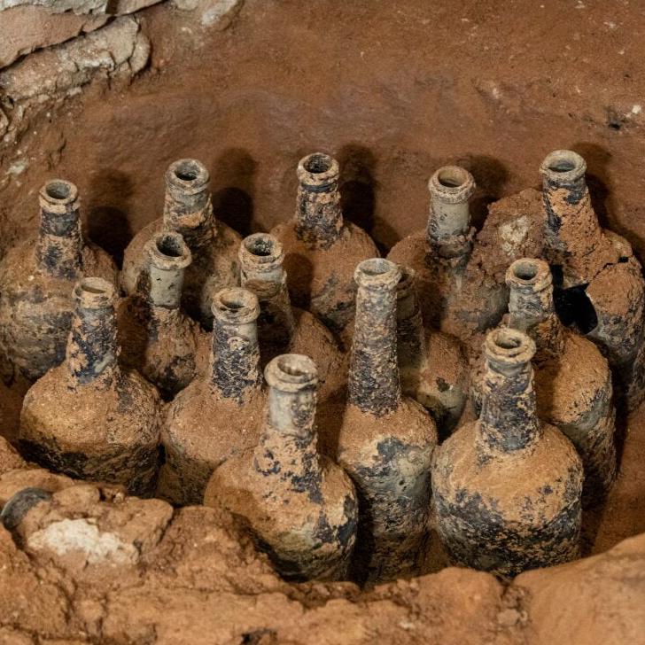 Mount Vernon Cellar Bottle Reproduction - Image 3